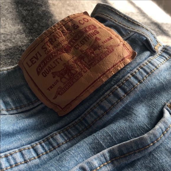Vintage Levi Jean Shorts - Picture 4 of 5